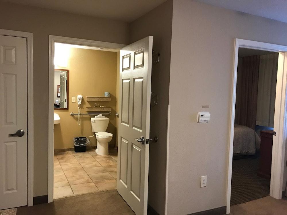 Candlewood Suites Kansas City Airport Exteriör bild