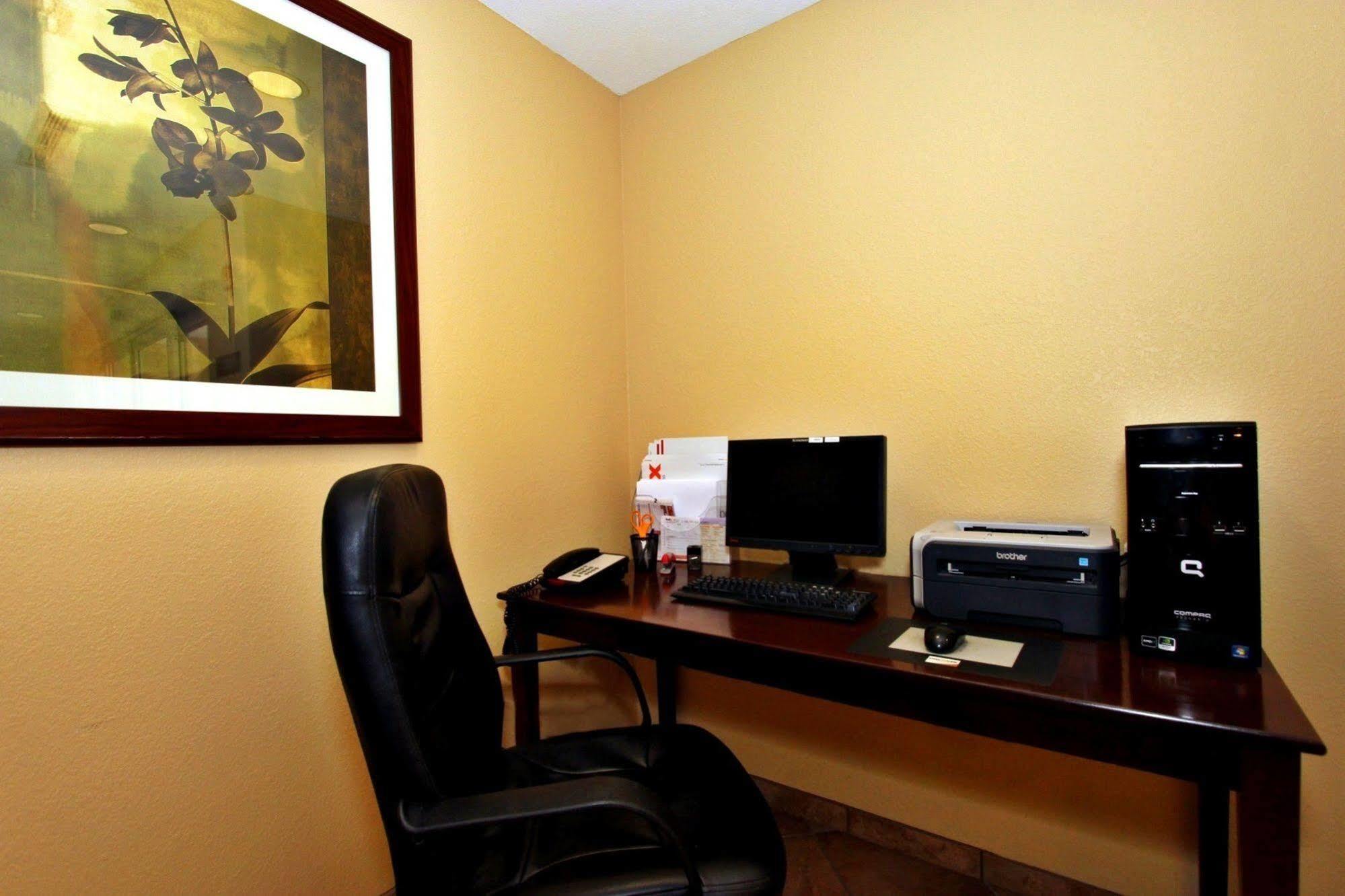 Candlewood Suites Kansas City Airport Exteriör bild