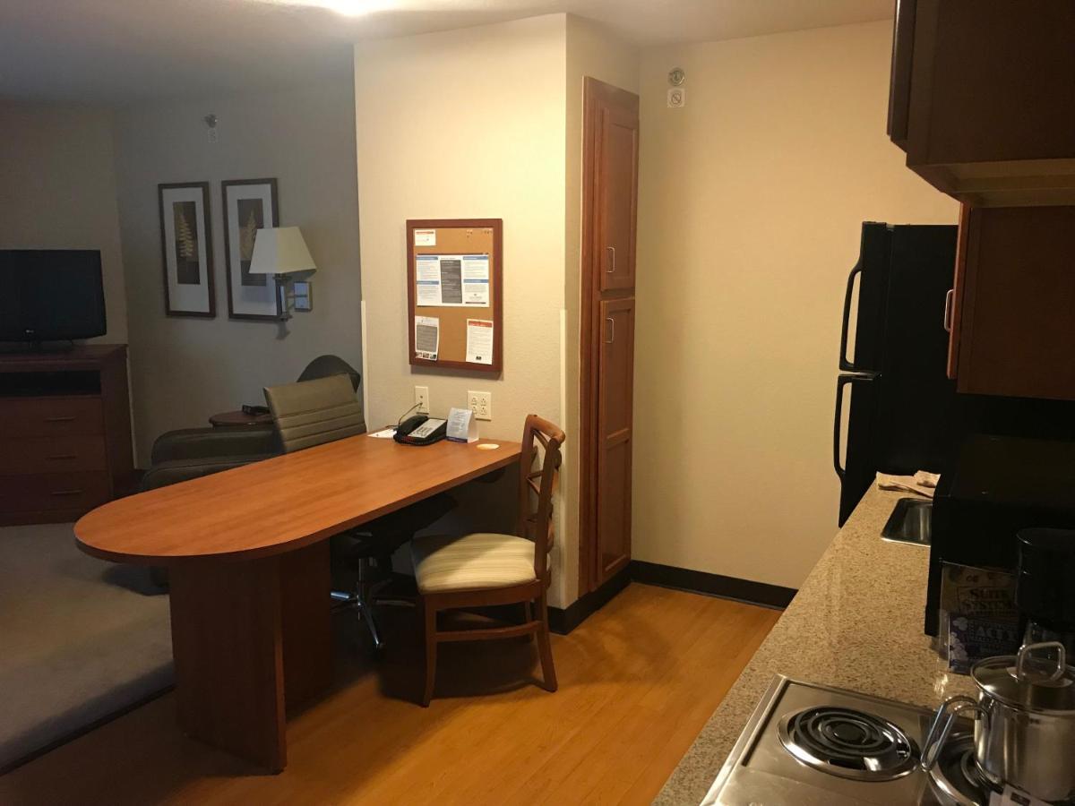Candlewood Suites Kansas City Airport Exteriör bild